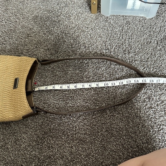 Liz Claiborne Woven Straw Shoulder Bag - Picture 14 of 15